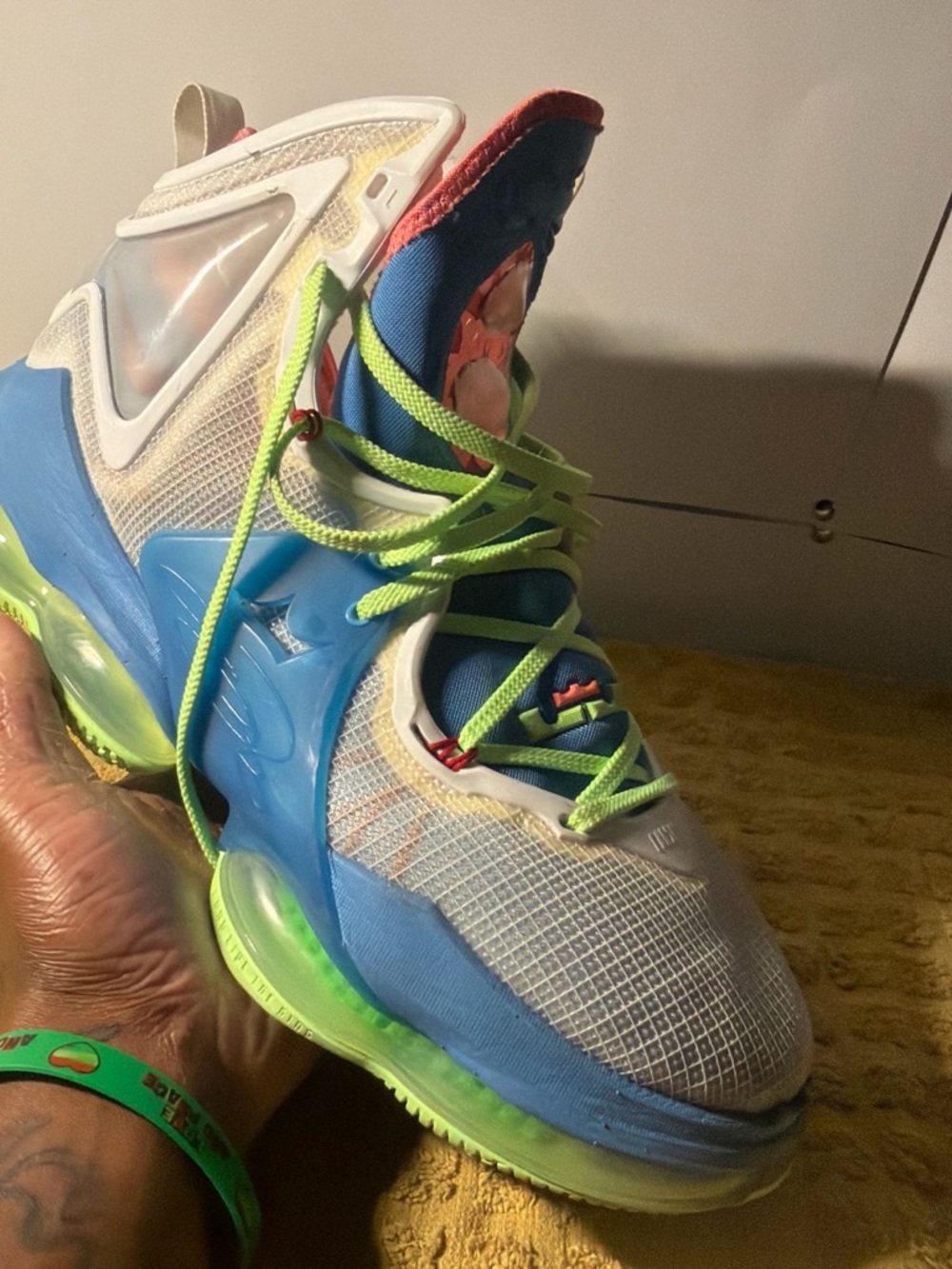Lebron 19 "Lime Glow"